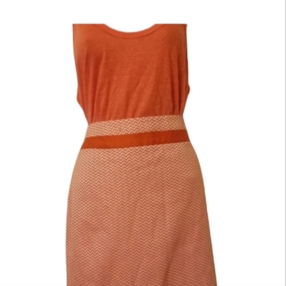 🧧Sensational Banana Republic Tank & The Limited Pencil Skirt Outfit🌐 - Picture 5 of 11